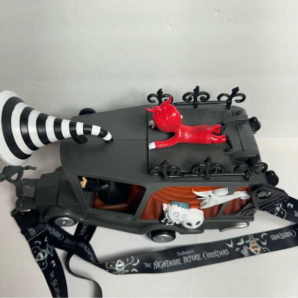 (Sold) NWT. Disney ‘The Nightmare Before Christmas’ Mayor’s Car Popcorn Bucket. - Picture 9 of 14